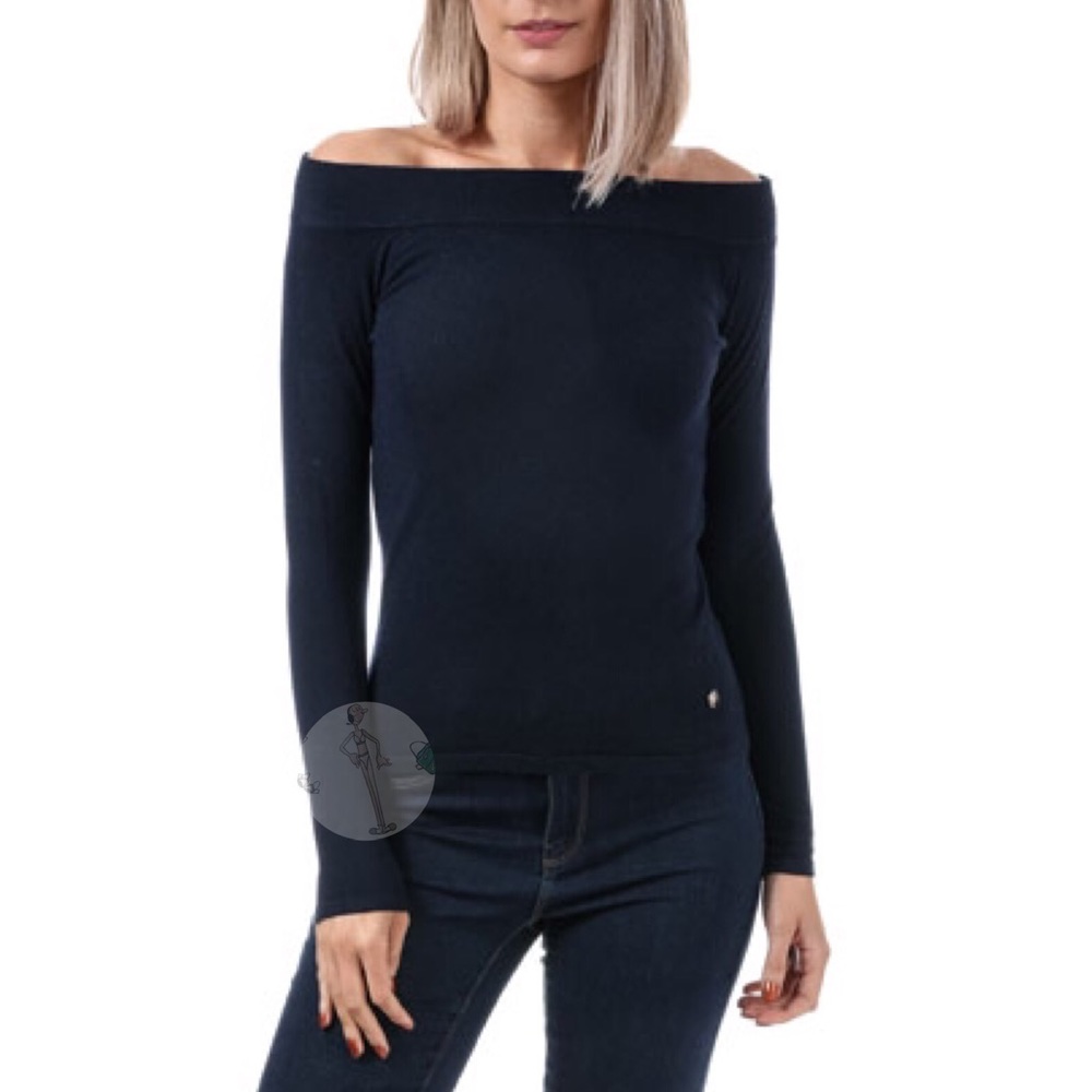 Yumi Fine Knit Off Shoulder Sweater